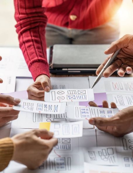 Primera imagen: Proceso de desarrollo del sitio web de Science & Marketing